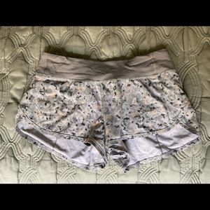Lululemon Speed Shorts - Size 4